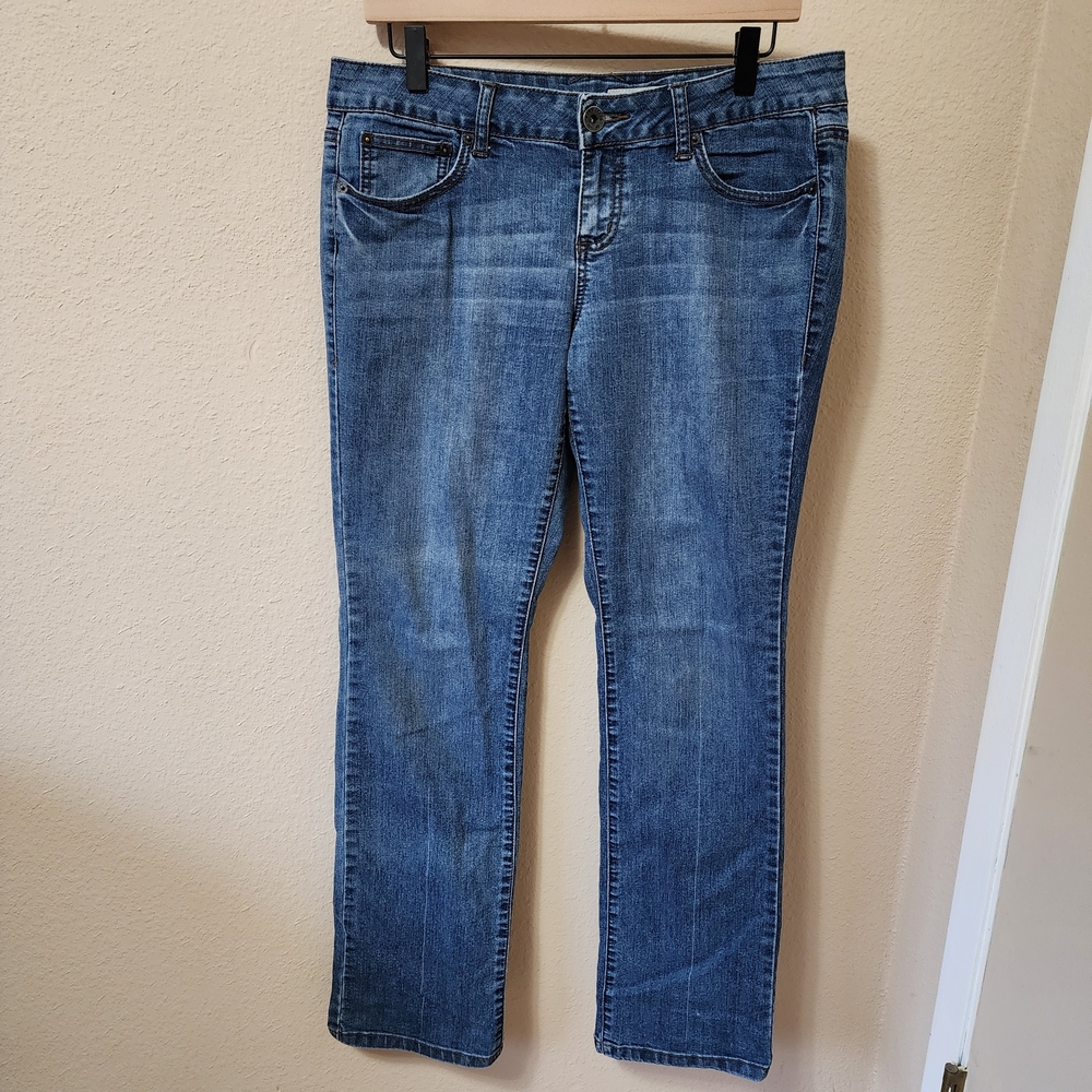 DKNY Classic Mid-Rise Medium Wash Straight Leg Blue Jeans